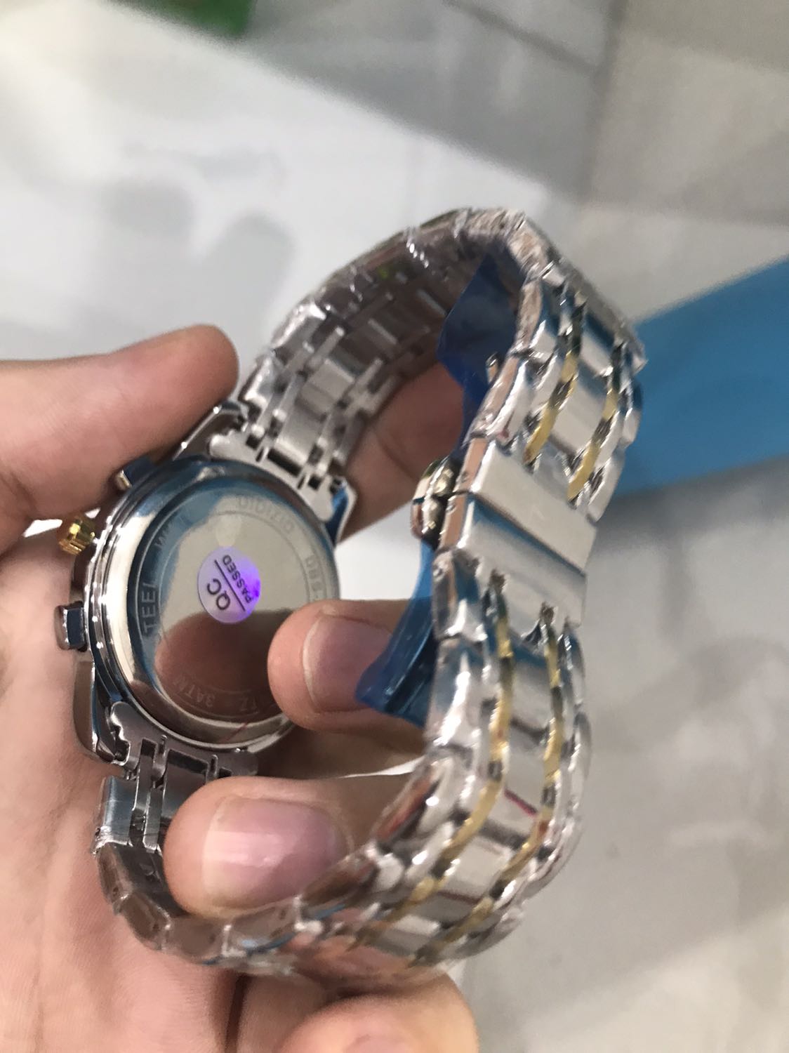 Tuyệt vời ông mặt trời, đồng hồ đẹp quá shop ơi, sản phẩm đúng như hình ảnh mẫu mã shop đăng. Shop đóng gói chắc chắn đầy đủ hộp thẻ bảo hành như cam kết. Rất hài lòng về sản phẩm của shop. Sẻ ủng hộ thêm cho shop nếu có người thân bann bè nào có nhu cầu nhé, rất tuyệt vời tôi rất hài lòng