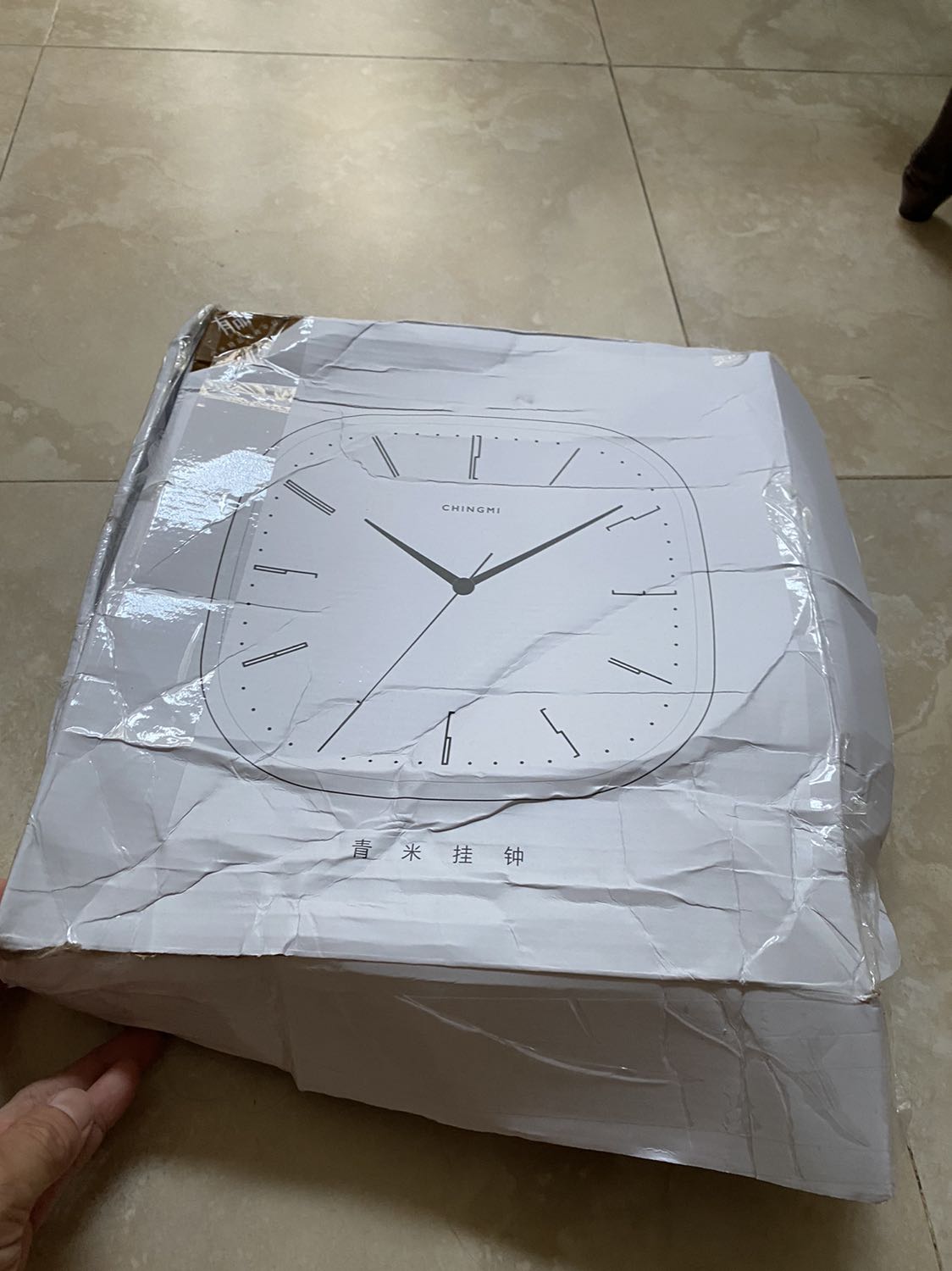 Thiết kế sản phẩm có độ hoàn thiện và thẩm mỹ tốt. Tiếc là bao bì vận chuyển về bị móp méo. May là sản phẩm bên trong không bị ảnh hưởng