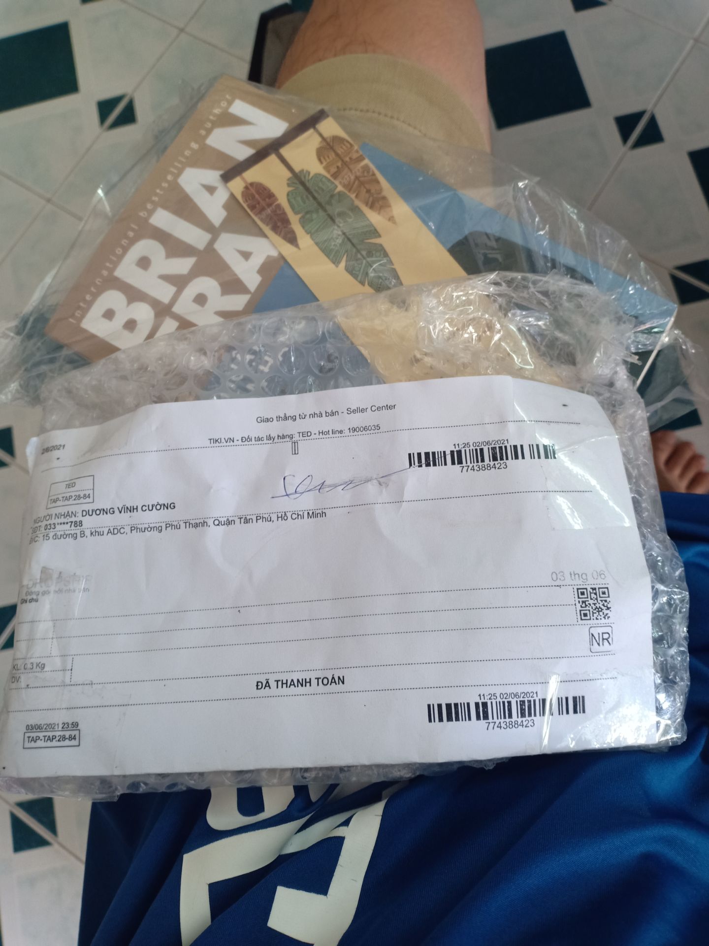 shop giao lộn sản phẩm mình đặt sách " tôi đã kiếm 2000000 đô từ thị trường chứng khoán " nhưng shop lại giao lộn sản phẩm khác. Mong shop đổi lại giúp mình