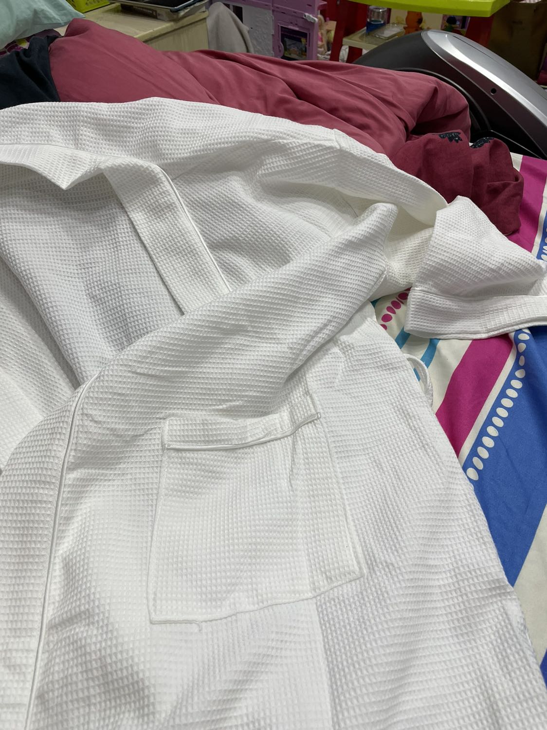 ảnh sản phẩm có dây thắt lưng, nhưng giao hàng thực tế không có, vui lòng ship dùm dây lưng