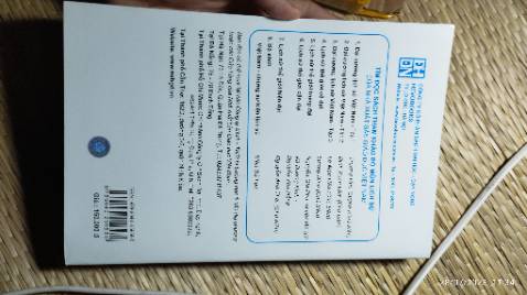 Mình mới nhận được sách. Bao bọc kĩ, cẩn thận, chất lượng in ấn tốt, sách đáng để mua đọc 👍👍