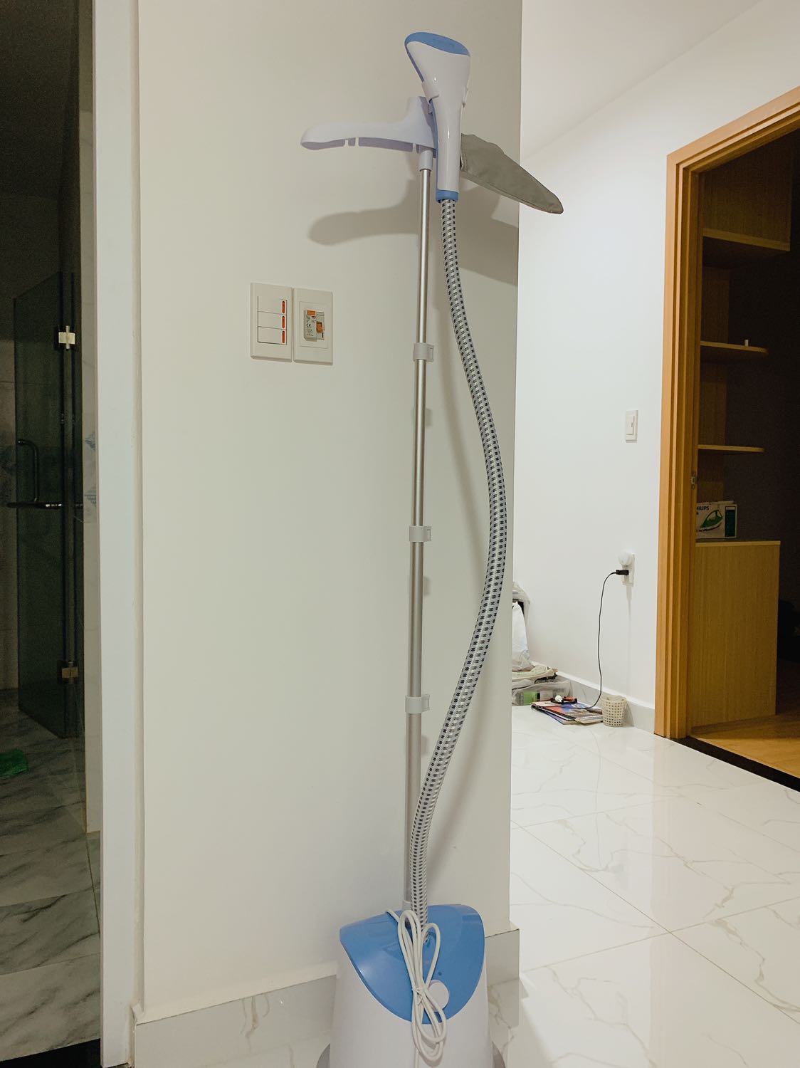 Đã được dùng thử và quyết định mua luôn, đc áp voucher giảm nên so ra vẫn có lợi, nóng nhanh, tiện ủi được những cái cơ bản chứ những chất vải như linen hay kaki thì sẽ k thẳng hoàn toàn đâu nhé