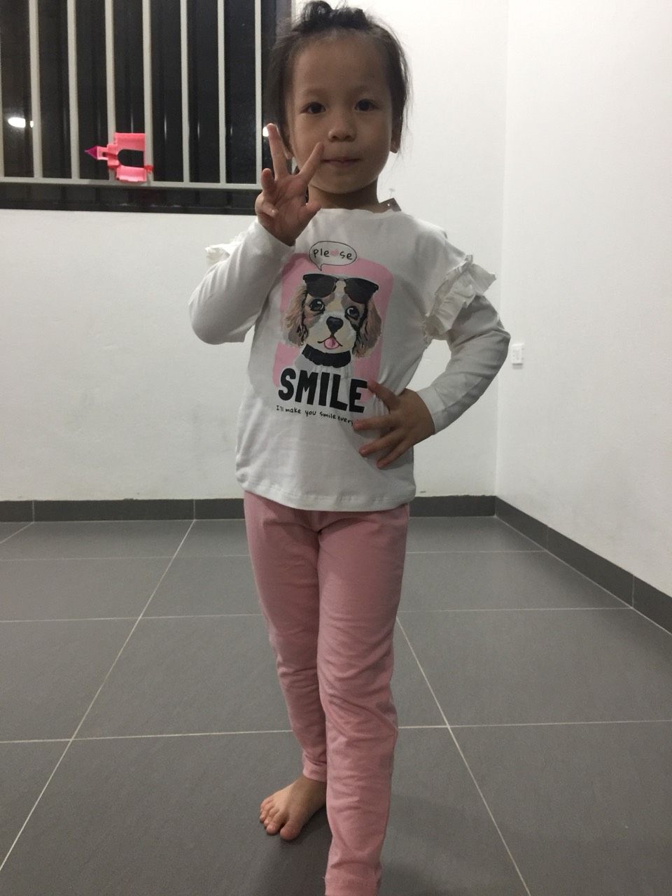 vải mềm ko bị dày, màu sắc và hình in rất dễ thương. không nghĩ hàng online lại xịn-mịn như vậy. se ủng hộ shop tiếp