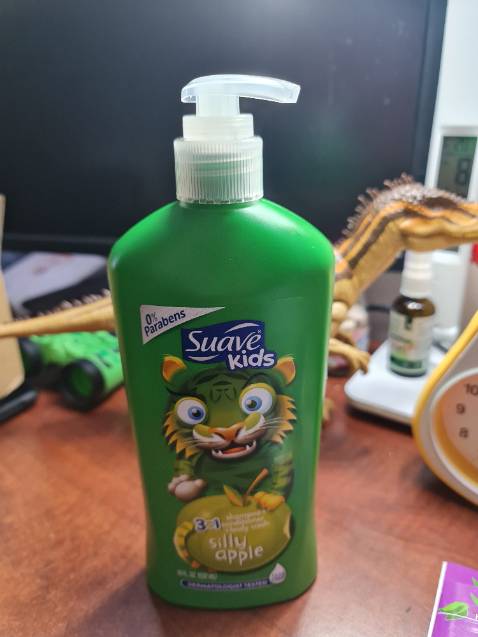 Thơm nhẹ nhàng, sd không bị khô tóc bé, đóng gói cẩn thận nữa. Mn nên mua cho bé nhà dùng thử.