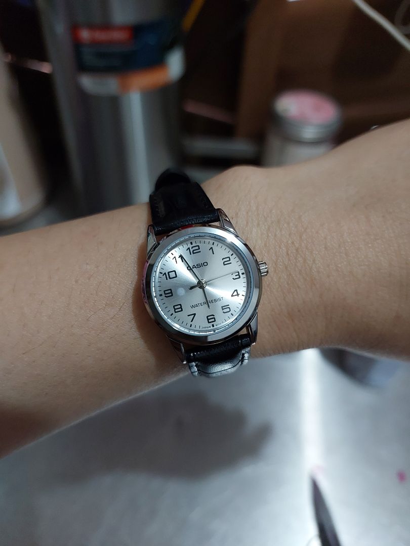 nhỏ gọn, nói chung là rất thích. *** làm việc rất nhiệt tình, giao hàng thì quá tuyệt luôn.