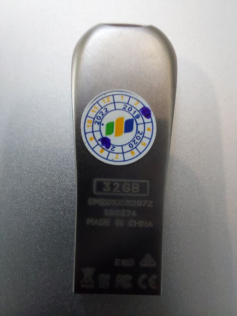 Quý shop giao hàng nhanh. Sản phẩm có mức độ hoàn thiện tốt, gọn gàng, góc cạnh bo cong trau chuốt, cảm giác cầm nắm rất thoải mái, bảo quản dễ dàng. Tốc độ sao chép nhanh hơn rất nhiều so với USB 2.0, thuận tiện cho việc sao chép và lưu trữ dữ liệu. Giá bán rất phù hợp. Tem bảo hành và tem niêm phong được dán đầy đủ. Đánh giá sản phẩm và nhà bán hàng 5 sao. Luôn tin vào những sản phẩm chính hãng do Quý Tiki, và SanDisk Official Store cung cấp. Thanks very much ! Quý shop giao hàng nhanh. Sản phẩm có mức độ hoàn thiện tốt, gọn gàng, góc cạnh bo cong trau chuốt, cảm giác cầm nắm rất thoải mái, bảo quản dễ dàng. Tốc độ sao chép nhanh hơn rất nhiều so với USB 2.0, thuận tiện cho việc sao chép và lưu trữ dữ liệu. Giá bán rất phù hợp. Tem bảo hành và tem niêm phong được dán đầy đủ. Đánh giá sản phẩm và nhà bán hàng 5 sao. Luôn tin vào những sản phẩm chính hãng do Quý Tiki, và SanDisk Official Store cung cấp. Thanks very much !