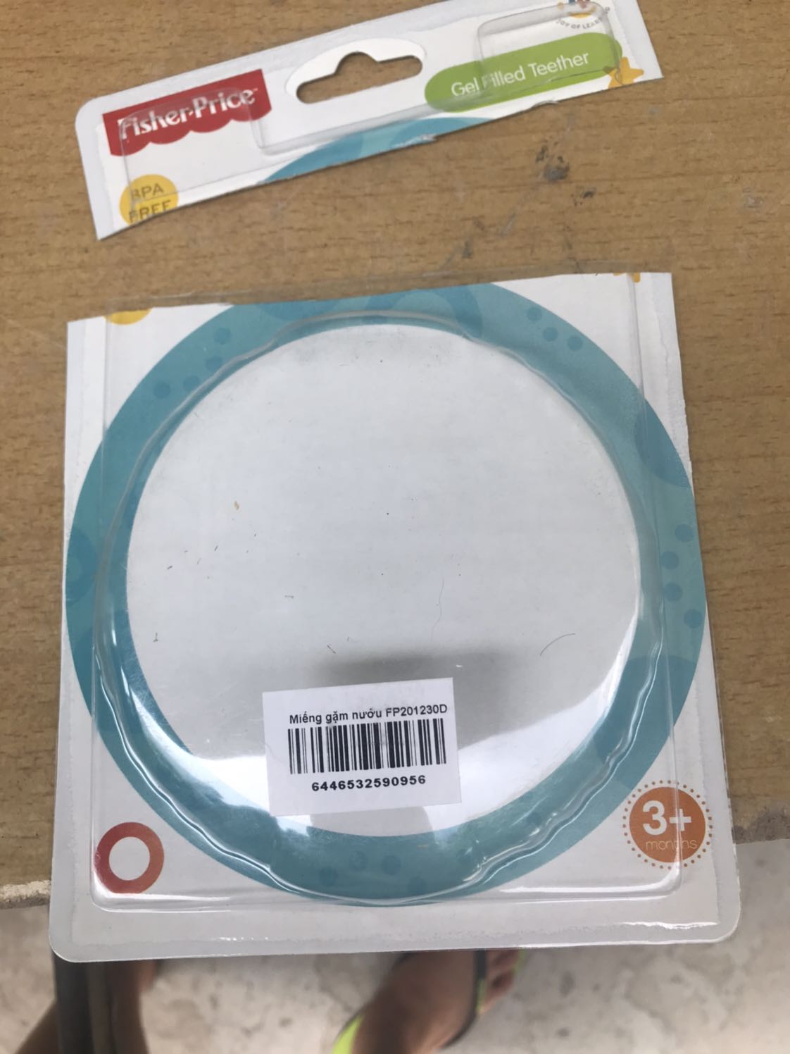 Hàng còn trong hộp nhưng tại sao bị bay màu, trầy trụa nhìn như hàng sử dụng rồi sau đó ép vào hộp lại. Mua cho bé chơi mà giờ không dám cho chơi luôn. Tin tưởng tiki quá riếc giao hàng sao kém chất lượng quá, không lọc hoặc kiểm duyệt hàng của NCC. Đề nghị có sự phản hồi của tiki và ncc.