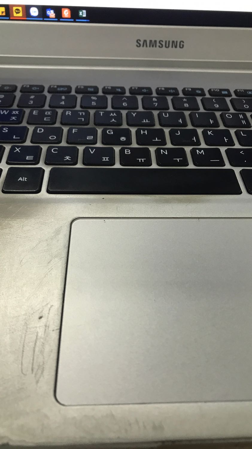 Sách giấy đẹp, đóng gói cẩn thận. Tiki thì giao hàng nhanh rồi ạ. Hy vọng cuốn sách này sẽ giúp mình nhiều trong công cuộc luyện tập tiếng Trung. Nên mua nhé mọi người.