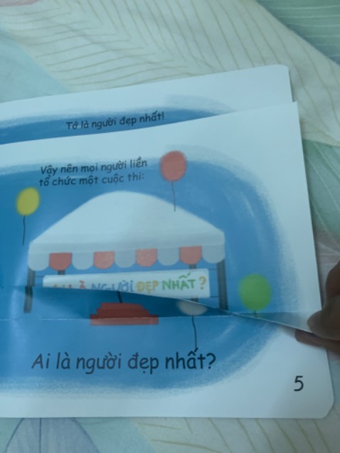 Sách bị gấp nhiều trang, ko thể duỗi ra được Sách bị gấp nhiều trang, ko thể duỗi ra được
