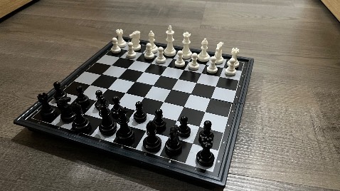 Bàn cờ đẹp. Chi tiết quân cờ được hoàn thiện tốt. 5* Bàn cờ đẹp. Chi tiết quân cờ được hoàn thiện tốt. 5*