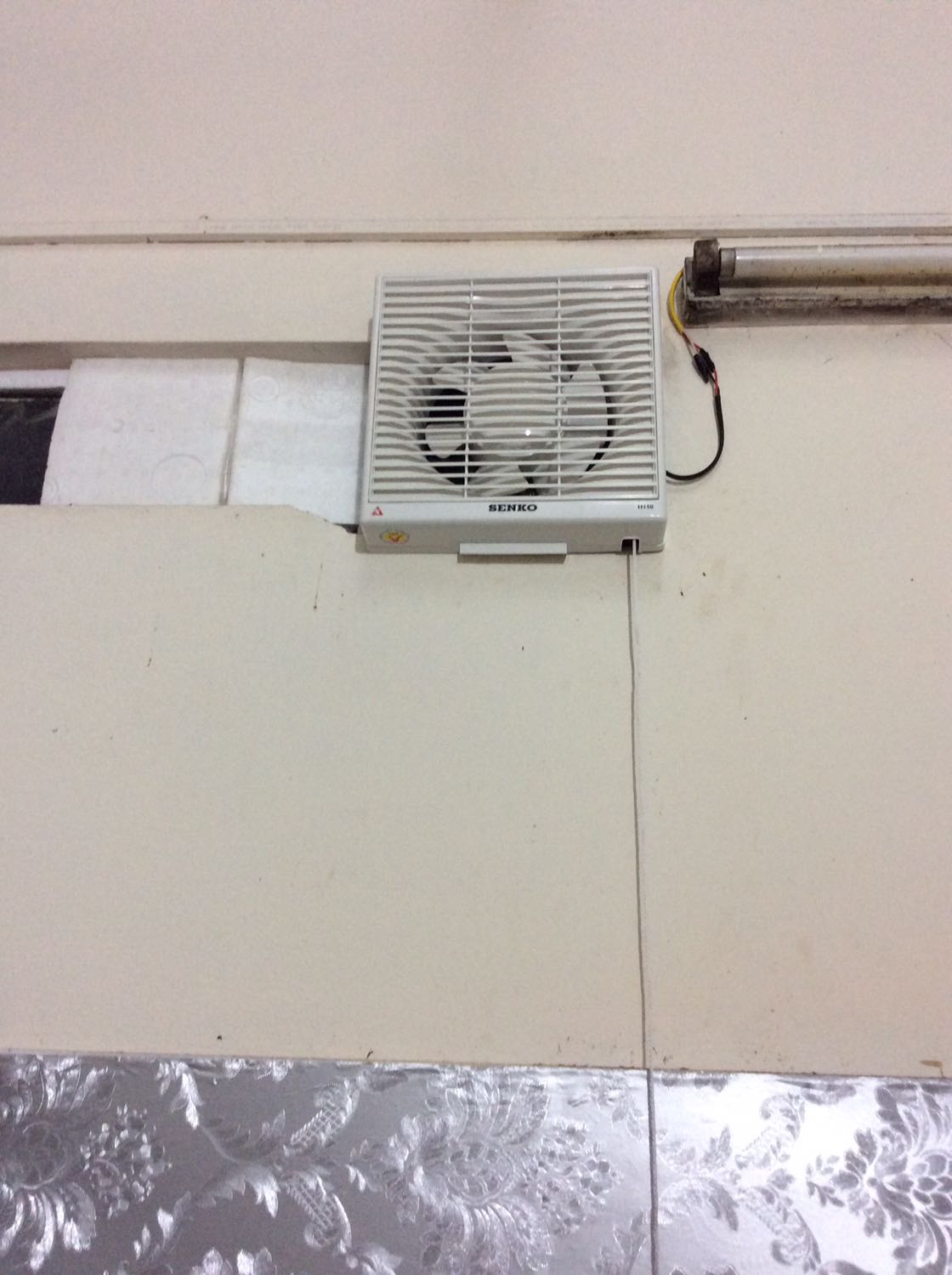 Quạt sử dụng tốt chạy êm đóng gói cẩn thận 
Còn bền hay không thì phải trải qua thời gian dùng đã 
Tạm thời để 4 sao ⭐️⭐️⭐️⭐️ Quạt sử dụng tốt chạy êm đóng gói cẩn thận 
Còn bền hay không thì phải trải qua thời gian dùng đã 
Tạm thời để 4 sao ⭐️⭐️⭐️⭐️