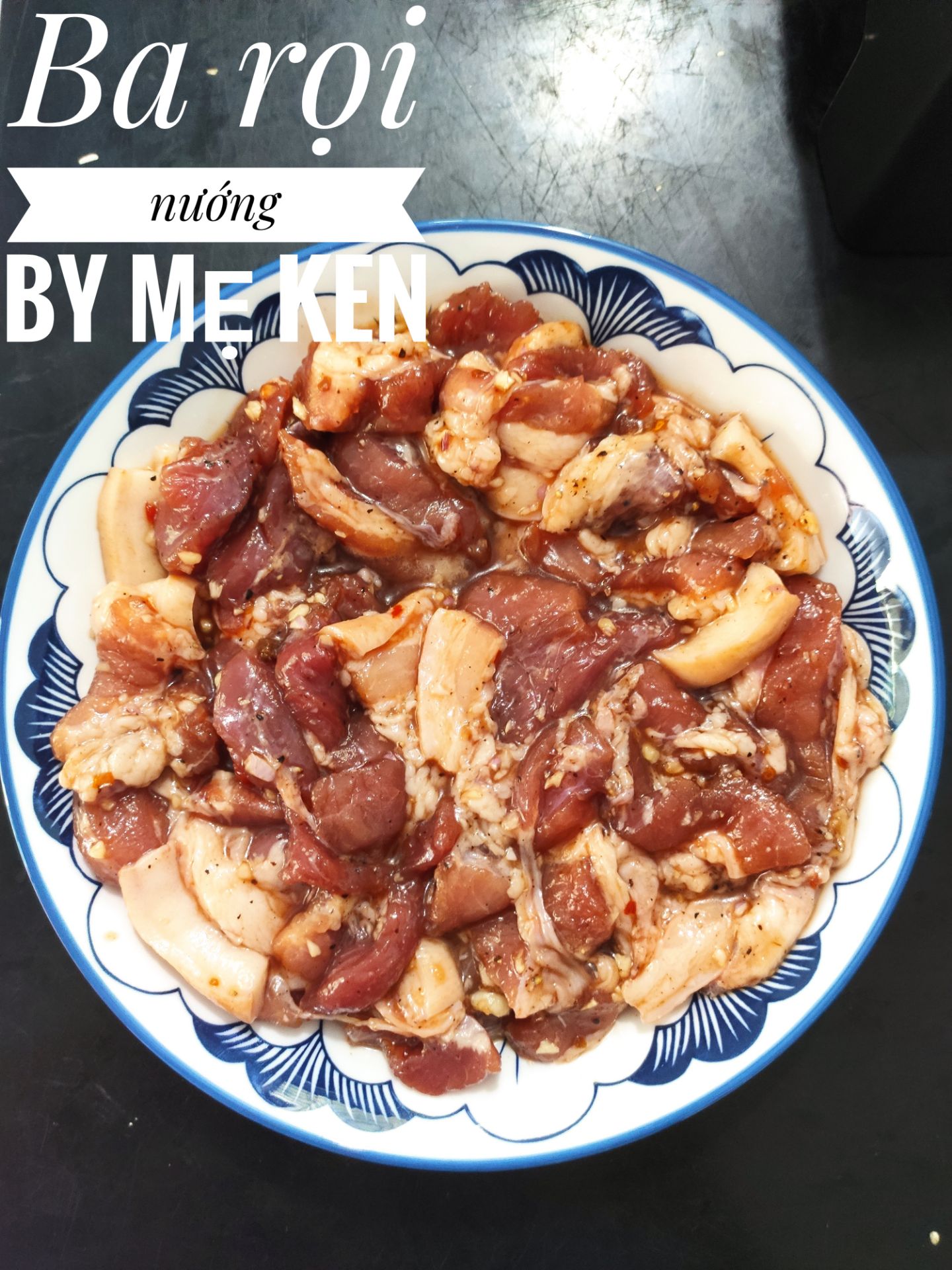 mới nhận dc hôm trc là hôm sau bày ra nướng thịt ăn liền ?
do nhà Mẹ mình đã xài qua bếp nướng này rồi nên mình thấy thích và quyết định mua.Gặp trúng đang mùa dịch k dc đi đâu nên dứt liền,ngồi nhà mà tưởng đang ngoài hàng k đấy.Nhà nào chưa có ẻm thì sắm ngay 1 bé đi ạ,nướng khỏe ru,nhanh ,đặc biệt là k có khói nên mình càng thích .
rất nhanh để có 1 bữa tiệc BBQ thế này nha ❤