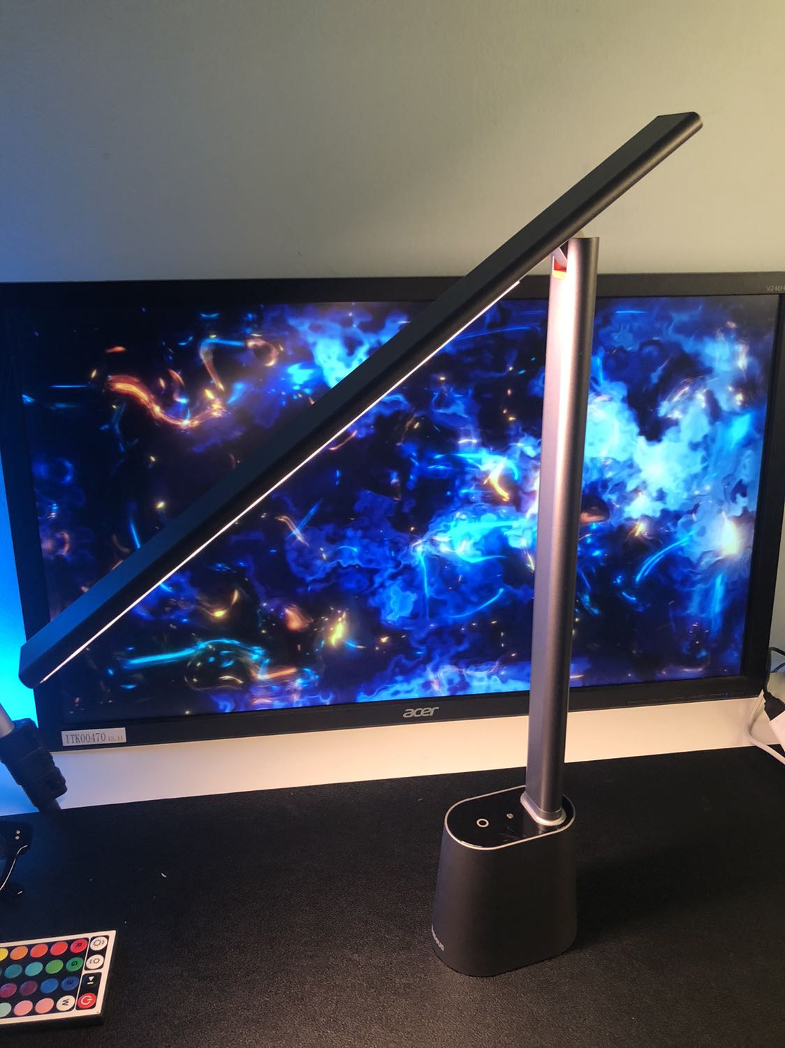 Mình đặt Tiki Now nhưng do dịch nên gần cả tháng mới nhận hàng, bù lại sản phẩm giống như hình, chất lượng tốt, có 2 chế độ sáng mạnh và nhẹ, và 3 màu cho mọi người lựa chọn, đẹp và chắc chắn.