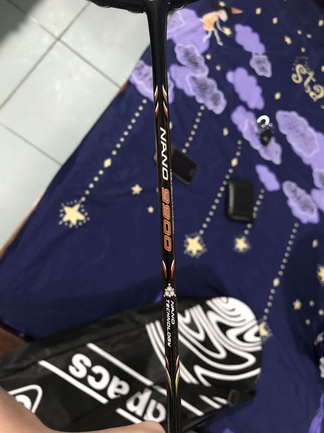 Vợt nhẹ, cầm đầm tay. Mình mới chơi nên đan 10.5kg nên đập cũng ko mạnh lắm. Phù hợp cho người mới chơi.
Nhưng giao hàng hơi lâu, chờ cả tuần