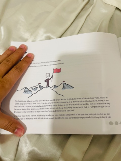 Chữ quá bé, ai bị cận thì phải sắm thêm cái kính lúp mới đọc nổi. Ko hiểu sao sách còn nhiều chỗ trống mà bố trí hình & chữ chưa hợp lý.