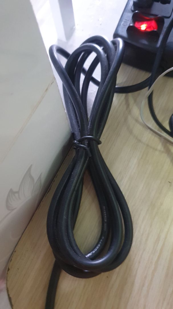 sản phẩm tốt, ổ cắm chắc chắn không bị lỏng lẻo, dây điện nguồn to, sử dụng thấy an toàn.