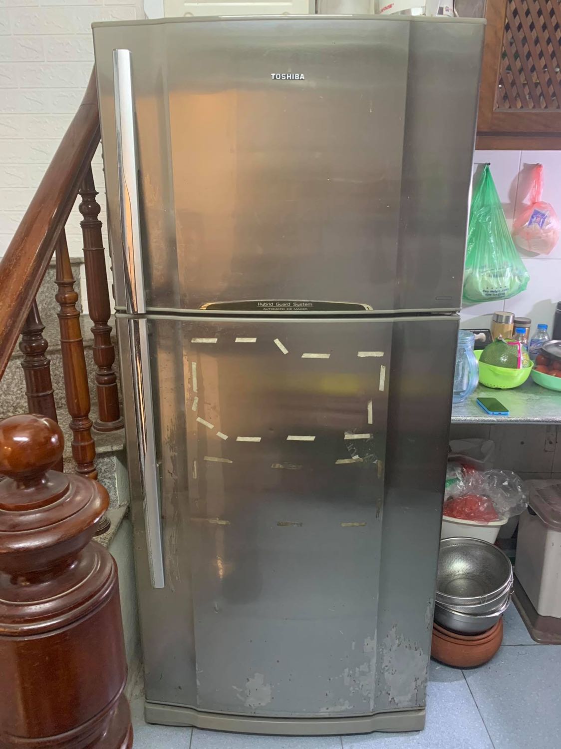 Chân dung em tủ khổng lồ sau khi đc mặc thêm áo mới. Đề can rất đẹp, rất bóng. Mình rất ưng ý. 5 sao nha shop