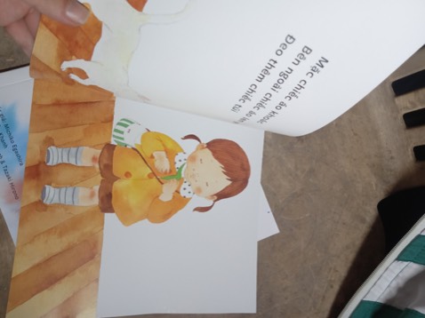 Sumire là cô bé có nhiều cảm xúc, hay khóc nhè nhiều, khi giận, khi vui , khi buồn... Đến mẹ cô bé cũng ko biết sao con khóc nhiều