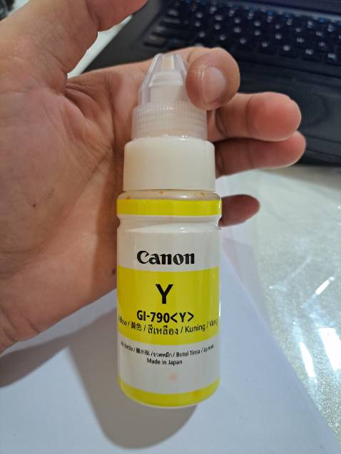 Giao đúng thời gian, đóng gói kỹ, in được, in màu hơi nhạt so với ảnh.