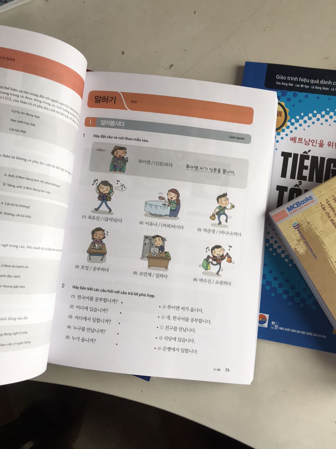 Ban đầu mình thấy rẻ nên cũng hơi rén, sợ sách fake, mình săn được combo với gia 389k (siêu hời 🥰🥰🥰) sách giao nhanh mà độ 3 ngày đến rùi, sách mới mà thơm lắm, thích lắm mng ạ, sẽ ủng hộ shop dài dàiiii quá hài lòng lun