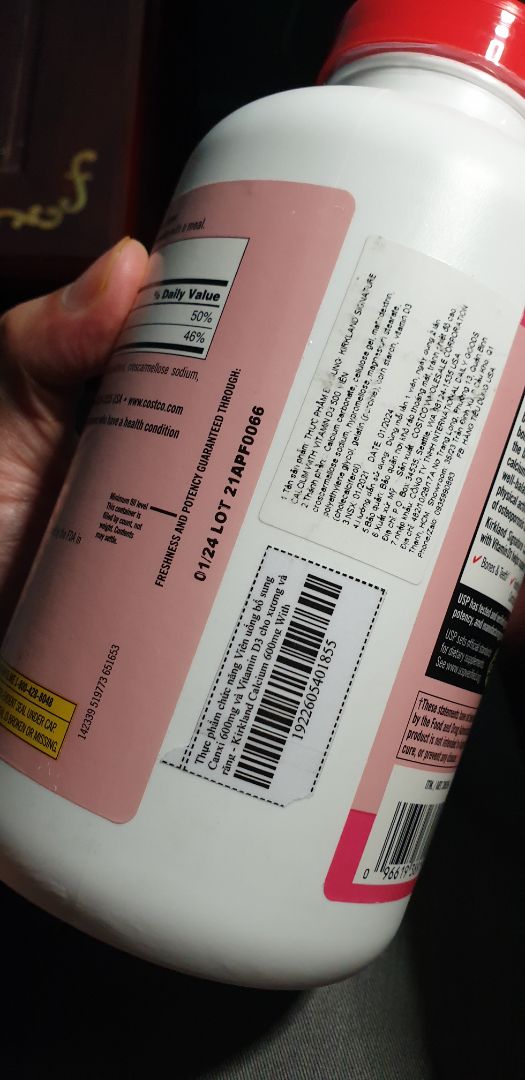 Hộp to, có tem phụ, date in trực tiếp trên nhãn. Hàng chất lượng, dễ uống. Vì có vitamin D3 nên dễ hấp thu. Sản phẩm rất phù hợp với mẹ mang thai/cho con bú và các bác gái bị loãng xương.