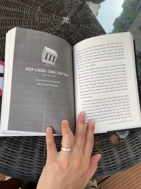 Sách mới đọc sơ qua thấy khá cuốn hút. Giao hàng rất nhanh & mua trong đợt sale nên được giá tốt