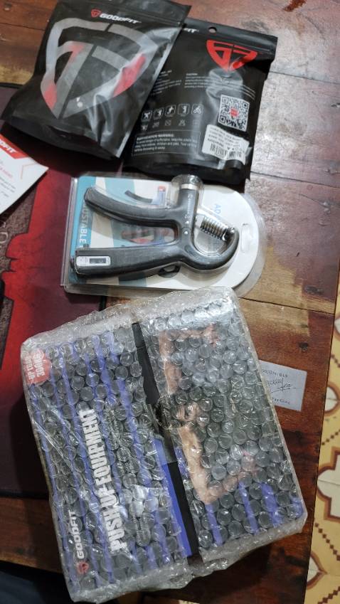 Đóng gói cẩn thận, giao nhanh. Anh em nên có 1 cái chỗ làm việc, bóp cho tỉnh ngủ.