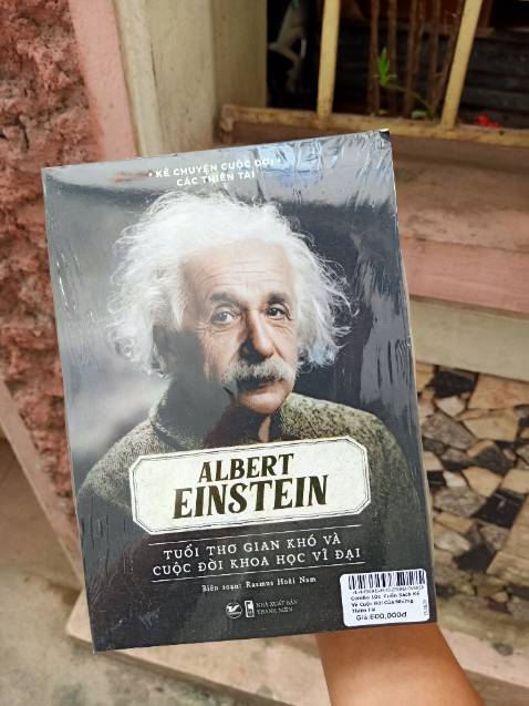 Được nhận sách trong ngày , miễn phí ship , sách mới cứng , ko có gì để chê...khi tôi mua còn 3 số như thế nữa...sắp hết rồi mọi người mua nhanh