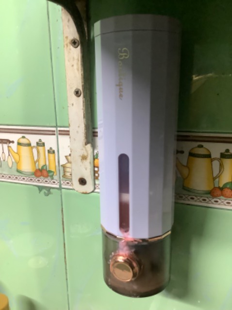 Sản phẩm kém chất lượng, nút nhấn bị rò rỉ xà phòng. Mình sử dụng ko bị rơi, hàng sử dung chưa được 2 tháng…