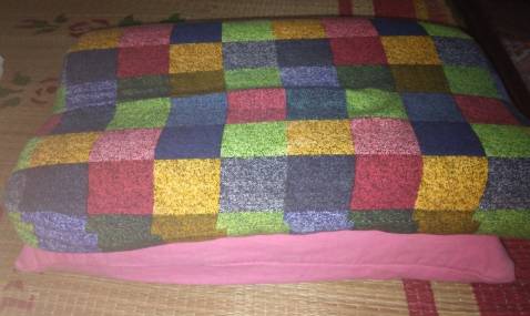 Gối êm, đàn hồi khá tốt, không được mịn. Gối khá thấp. Mức giá phù hợp. 
Mới sử dụng được gần 2 tháng, chưa thể đánh giá chính xác đầy đủ
Nói chung khá hài lòng với chất lượng của gối ở thời điểm hiện tại.