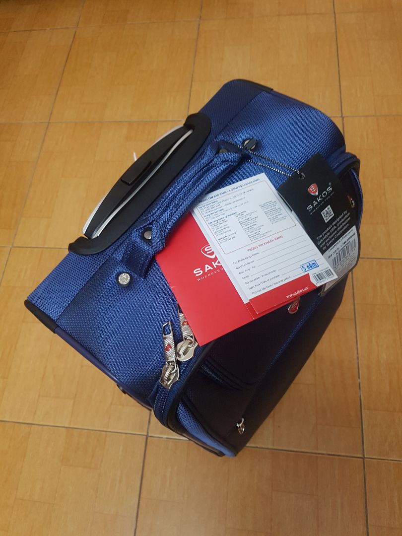 Hàng đẹp,  chất lượng, thông tin thương hiệu, cửa hàng đầy đủ. Hóa đơn bán hàng, phiếu bảo hành 5 năm. Đúng đẳng cấp thương hiệu Sakos. Mình mua lúc Flash Sale 50% nên chỉ 8*** đ thôi. Cảm ơn Tiki ??????