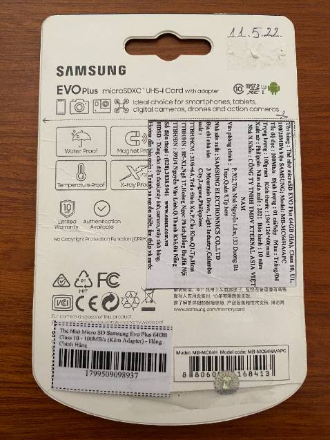 Mình mua thẻ này được vài tháng nhưng không dùng tới, lúc đó vì thấy có đợt khuyến mãi nên mua về để dành, mấy hôm trước có lấy ra dùng thì khi gắn vào máy tính thì bị báo lỗi yêu cầu định dạng, nhưng khi định dạng thì lại báo lỗi không thể định dạng, hiện tại thẻ không thể sử dụng được. Nhờ Tiki giải quyết đổi trả giùm. Cám ơn!