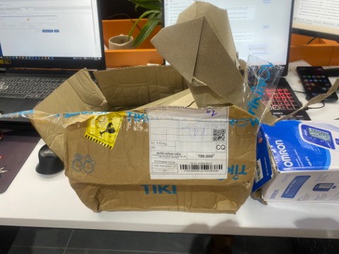 Nhận sản phẩm bên ngoài vỏ hộp bị rách và nát. Rất may máy bên trong k sao. Chỉ đáng đánh 3 sao thôi. Nhưng vì máy ổn chạy oke nên cho 4 sao. Shop nên xem lại bên giao hàng