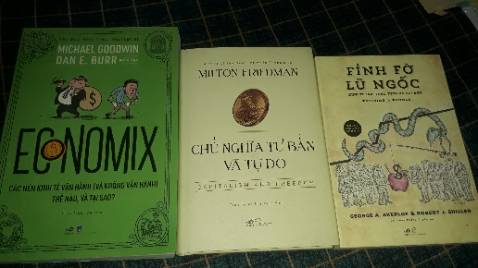 Đẹp, trang màu trắng chứ không có loại giấy ngà như thông thường. Bù lại loại 16×24 nên chữ to rõ. Sách này mà có màu thì trong đỡ nhàm.