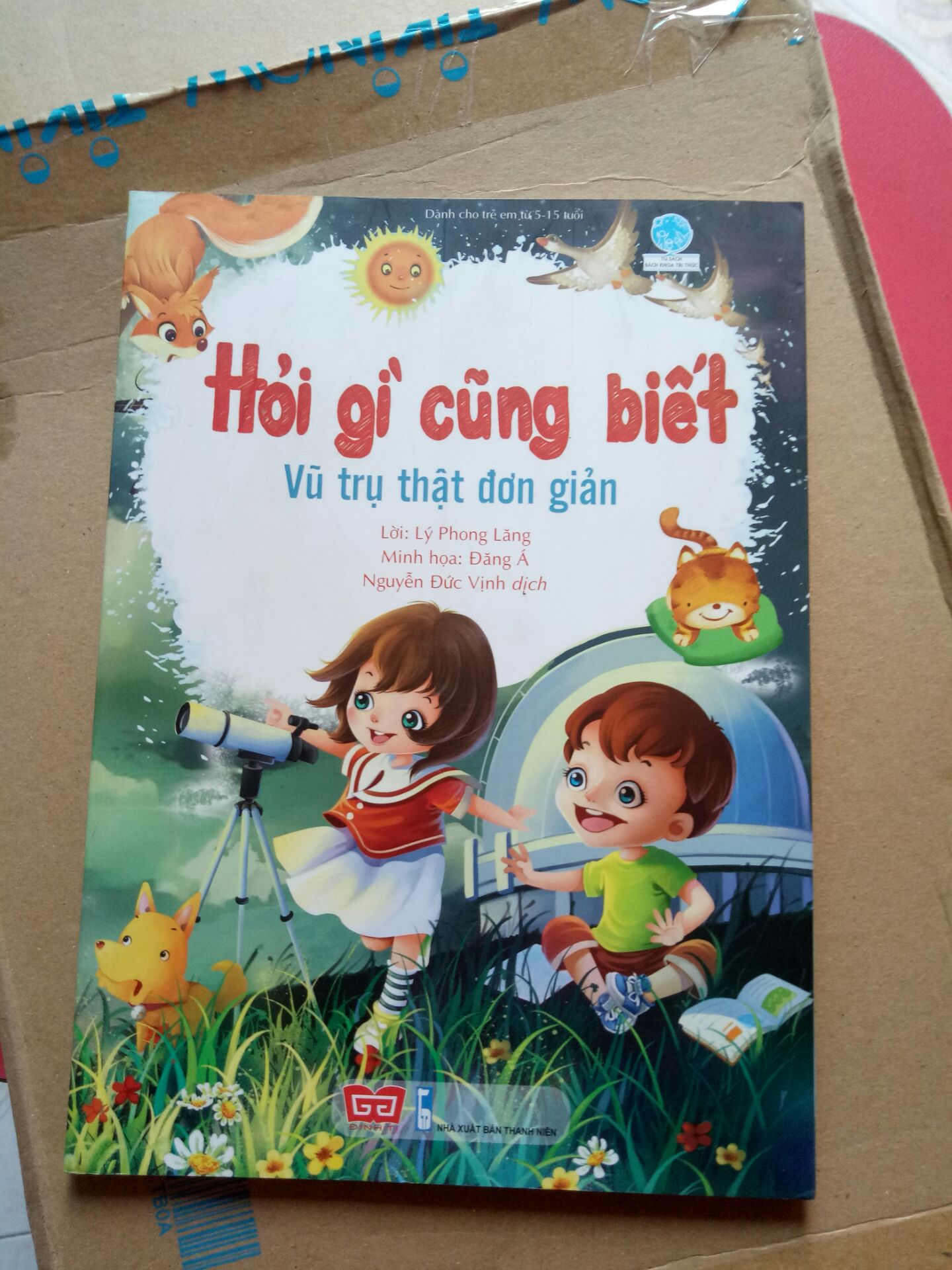 Sách phù hợp cho các bé từ 5 đến 15 tuổi. Sách in màu có hình minh họa sinh động , nội dung sách hay , rất nên mua. 
Tiki chuẩn bị hàng nhanh , giao hàng cũng nhanh dù là mình chỉ chọn giao tiêu chuẩn.