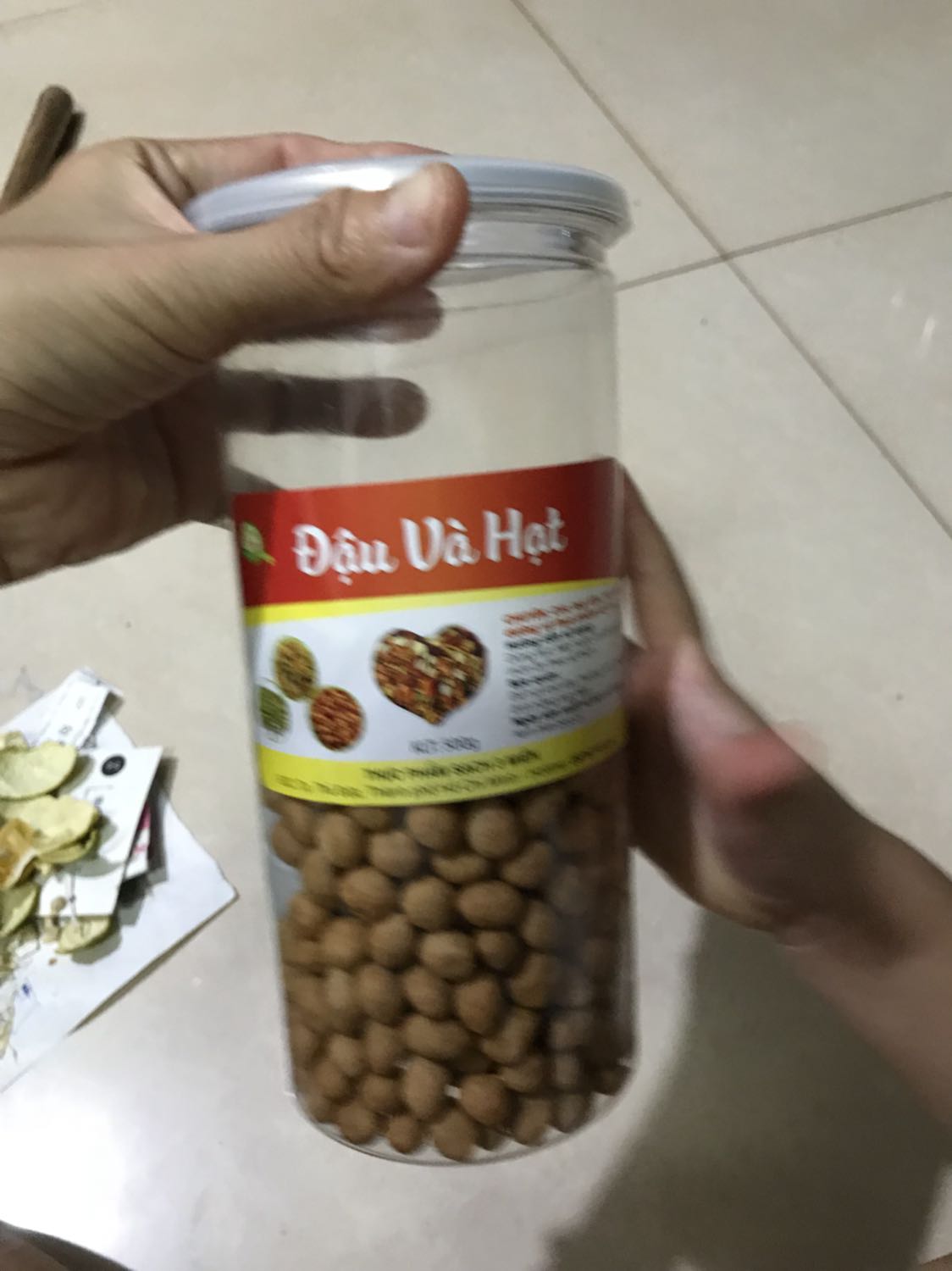 Hôi dầu. Hộp thì móp méo. Quảng cáo bịch nhưng gửi hộp. Mất hết mấy lạng. Hàng giao thì lâu thôi rồi.