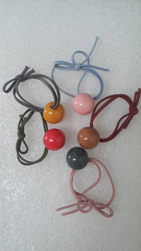 dây buộc tóc NASI đẹp lắm nha, giá rẻ, giao hàng nhanh, gói hàng cẩn thận. Tuyệt vời!