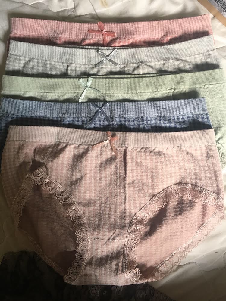 Làm ăn mất uy tín. Treo đầu dê bán thịt ***. Chả ra cái cóc khô gì. Giao sai hàng, hàng chất lượng kém. Còn chưa kể bọc hàng cẩu thả. RẺ TIỀN!