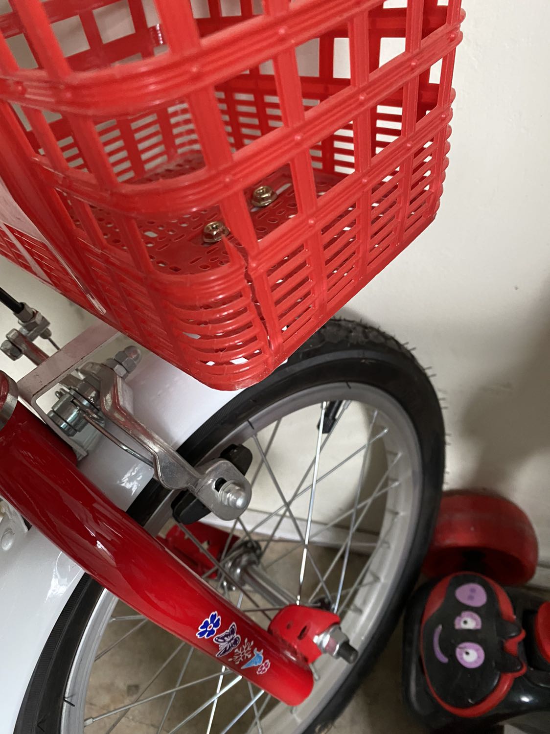 Xe chắc chắn, đóng gói kỹ lưỡng, giỏ xe bị nứt nhưng ko quan trọng lắm