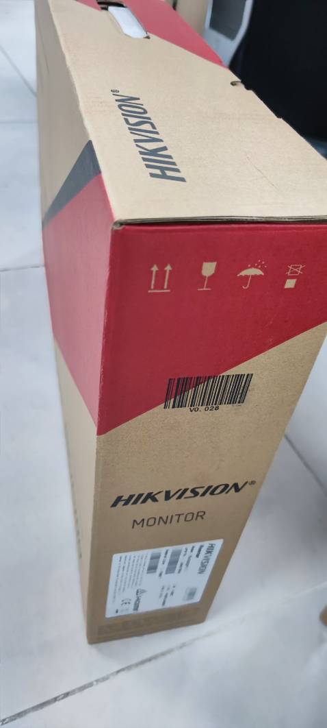 Màn hình thiết kế gọn gàng, chắc chắn, hiển thị sáng, rõ, đẹp. Rất đáng để mua. Shop hỗ trợ rất nhiệt chu đáo.