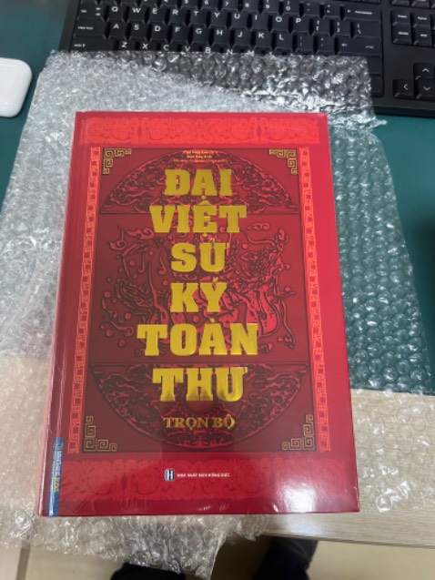 sách đẹp nhưng 1, 2 chỗ in còn nhoè mực sách đẹp nhưng 1, 2 chỗ in còn nhoè mực