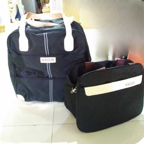 hàng chuẩn giống hình, vải dày dặn túi xách bé đựng được nhiều thứ linh tinh, tiki giao hàng nhanh