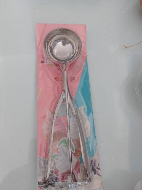 Muỗng đẹp, dung lượng kem múc hơi nhiều, nếu dùng kinh doanh thì hơi lỗ, hơi có vết gỉ ố