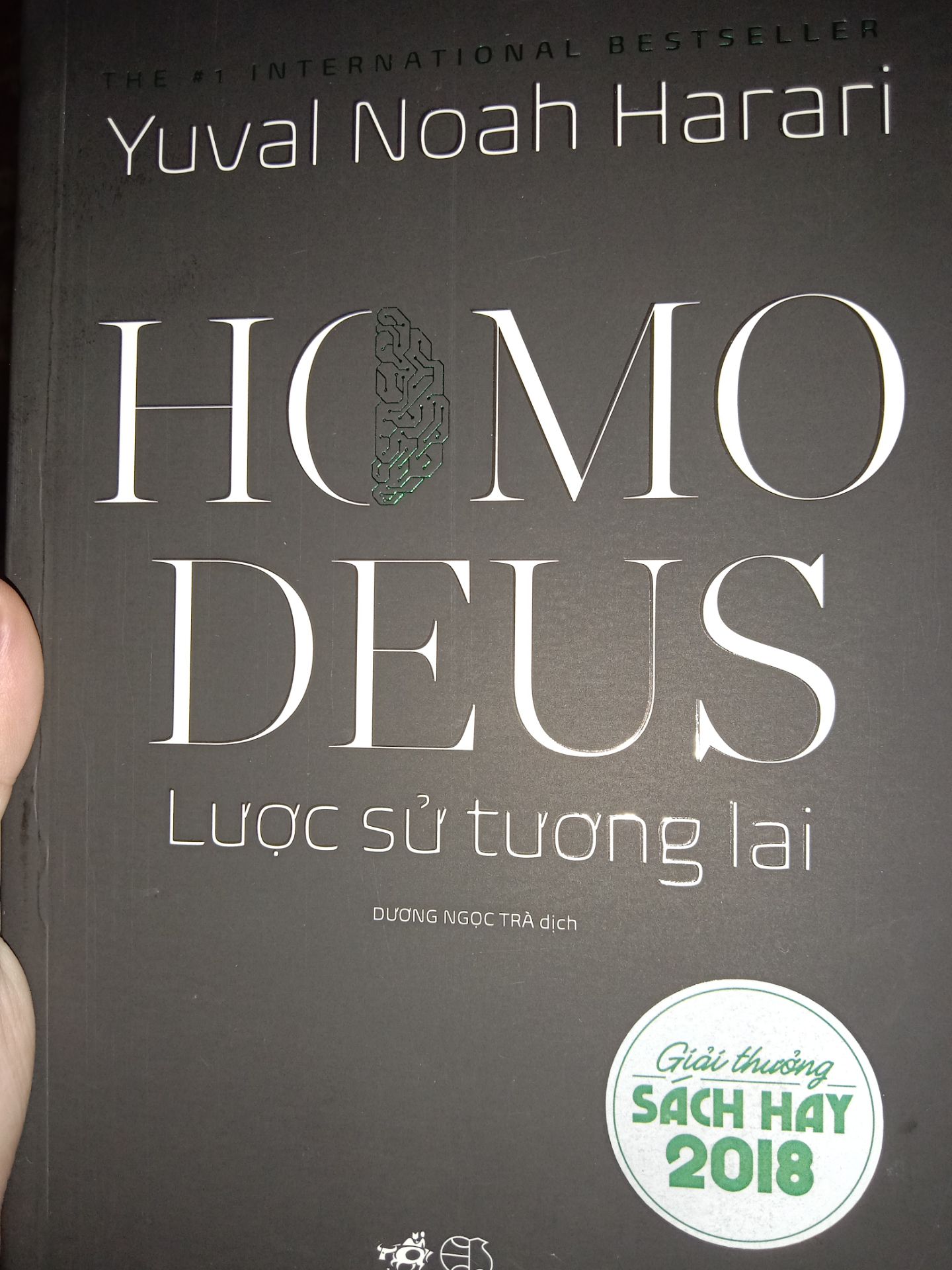 mặt sau hơi bị nhàu nát, giao hàng nhanh