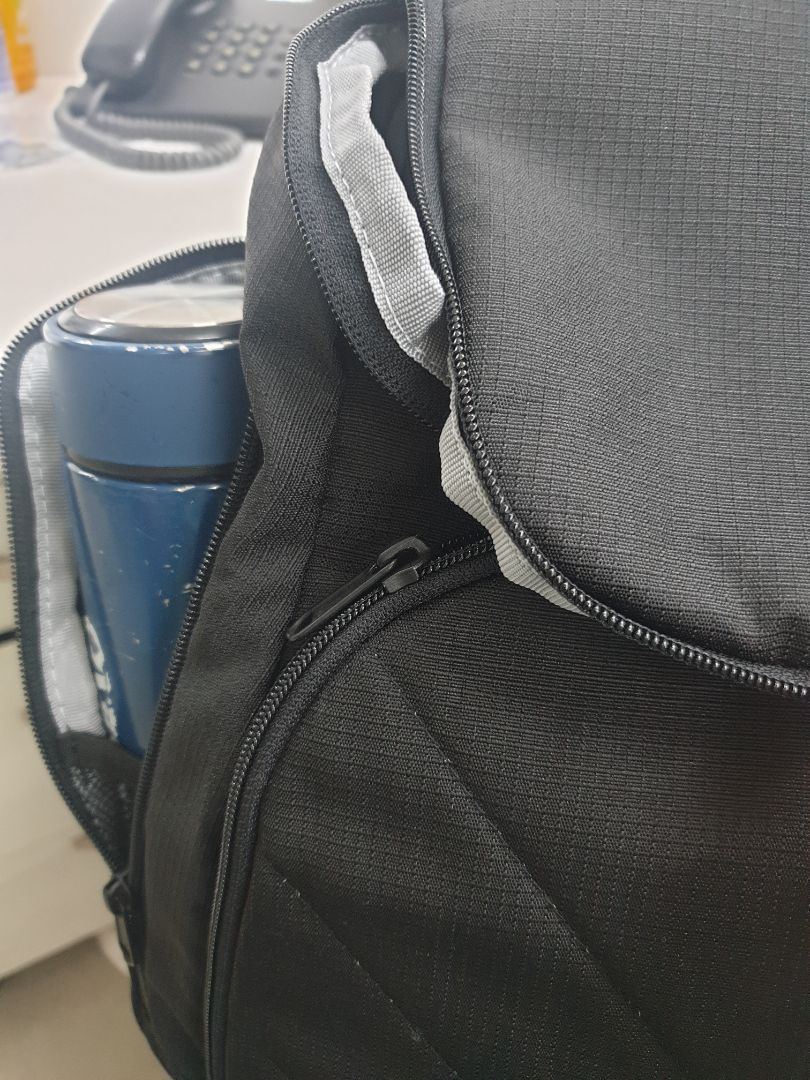 Balo rất xinh,nhỏ gọn nhưng đựng được rất nhiều đồ,có ngăn laptop,bình nước...,đường may chắc và đẹp,sẽ tiếp tục ủng gộ shop nha.