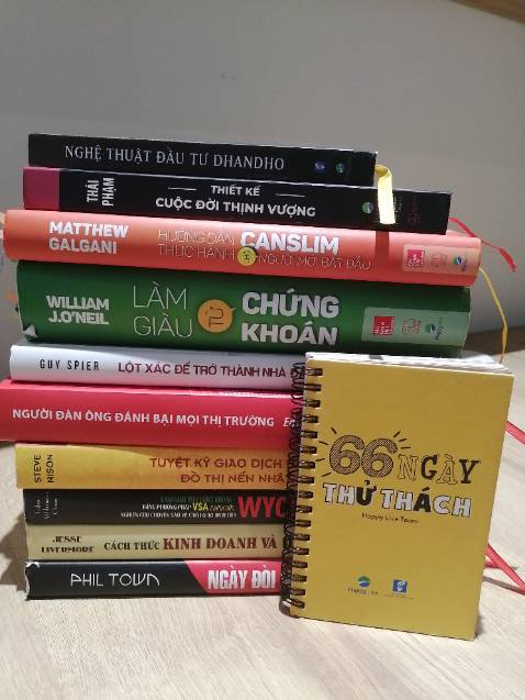 Cuốn sách võ lòng đưa mình vào con đường đầu tư chứng khoán. Đọc những case sách mình rất nể phục cách những doanh nhân thông minh biết cách tận dụng tiền và vị thế khi kinh doanh "Cược lớn, cược ít và cược không thường xuyên"

Sách hay dành cho F0 mới tham gia đầu tư nha 

Nội dung dễ hiểu, tiki giao hàng nhanh, tư vấn tận tình. Cho Happy Live 5 sao nha