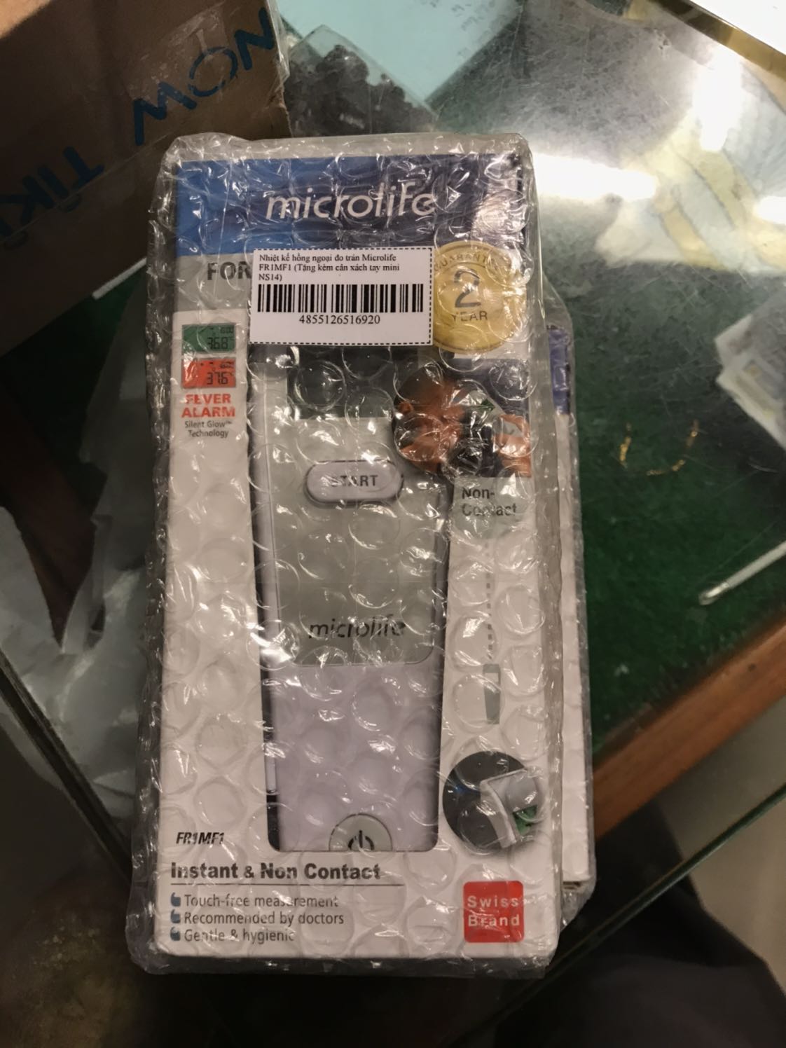 Giao hàng sớm 2 ngày; đóng gói kỹ lưỡng; nhân viên giao hàng vui vẻ, tận tâm, sẵn sàng hẹn lại khi người nhận đi vắng. Hàng mới, dùng thử thấy tốt.