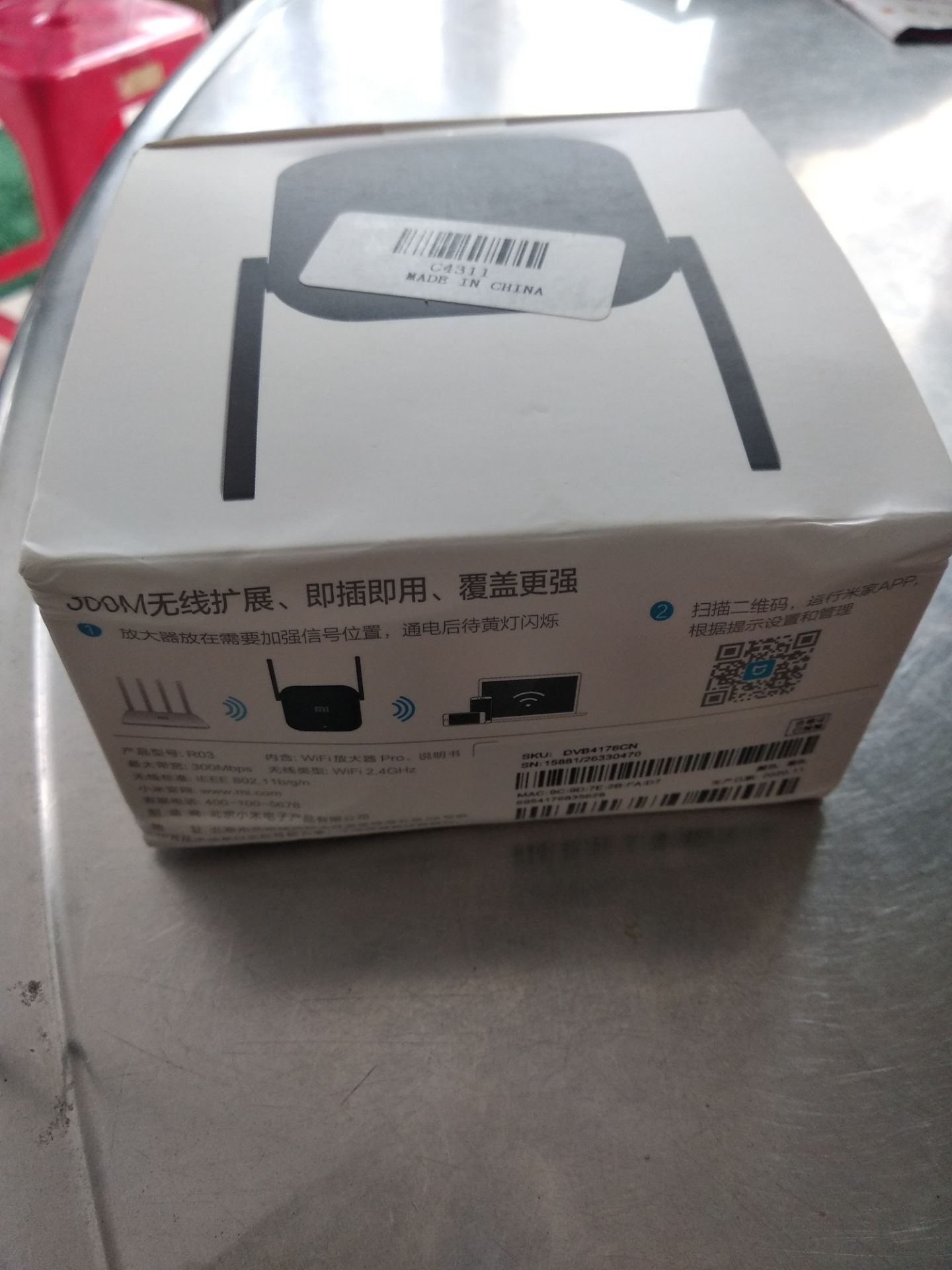 Rất không hài lòng với sp này. Rõ ràng ở trên ghi là phiên bản quốc tế mà lại giao hàng nội địa. Hộp thì móp méo dẹp lép. Ở trên còn miến seal nhưg *** hộp thì mở ra đóng lại thoải mái. Hàg điện tử mà nhìn lôi thôi vậy ai dám sử dụng.