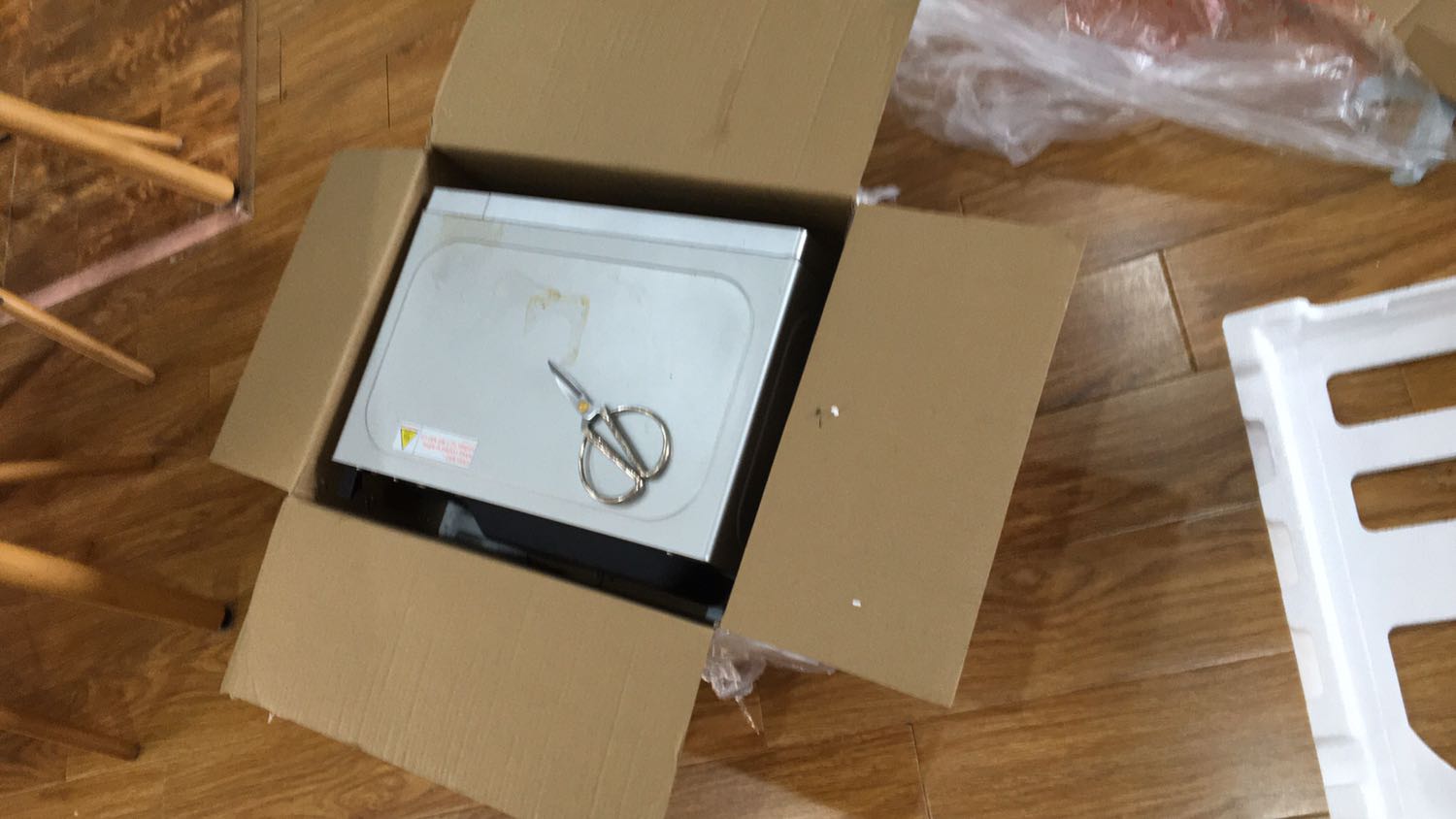 Mình dùng cái gần giống này và 3 năm thì hỏng. Nay mua về thấy gần y hệt!
Trước mắt thấy rất tốt nhưng các ý kiến khen chê của KH gần đây ko đc tiki coi trọng lắm. Nhiều ý kiến phản hồi bị bỏ qua! Thấy bớt tin tưởng bên các bạn hơn rồi! Mình dùng cái gần giống này và 3 năm thì hỏng. Nay mua về thấy gần y hệt!
Trước mắt thấy rất tốt nhưng các ý kiến khen chê của KH gần đây ko đc tiki coi trọng lắm. Nhiều ý kiến phản hồi bị bỏ qua! Thấy bớt tin tưởng bên các bạn hơn rồi!