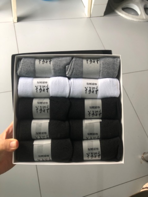 Hàng đẹp như hình chất liệu vừa phải ko dầy cũng ko quá mỏng ,cá nhân mình thích mỏng hơn đi cho mát